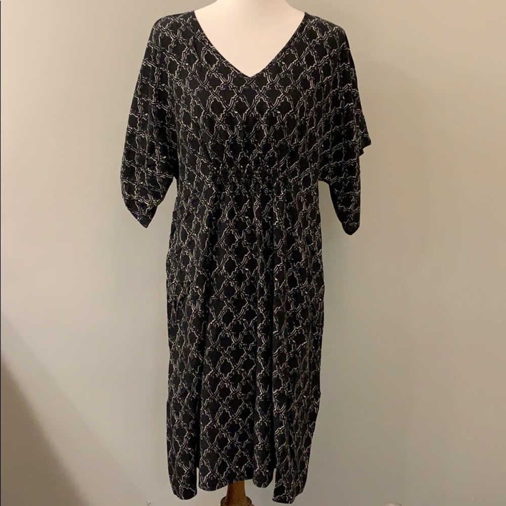 Liz Lange for target - black and white dress - LG